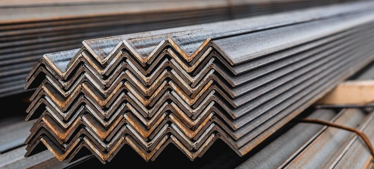 Уголок равнополочный