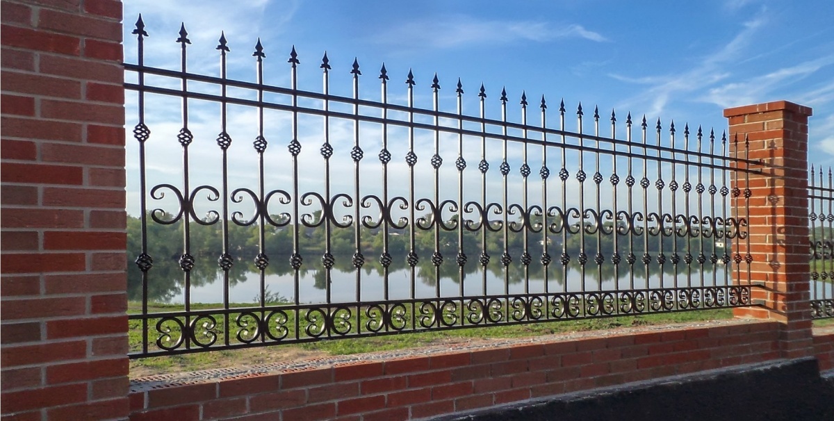 кованный забор