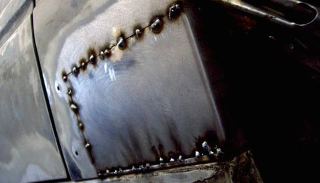 Заплатка из металла для машины